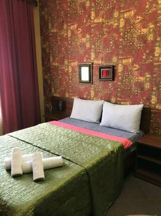 Гостиница Грин Лайм Краснодар Cемейный номер с собственной ванной комнатой-6